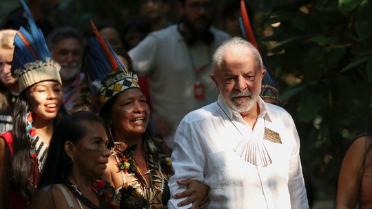 Lula decide visitar crianças indígenas Yanomami em Roraima