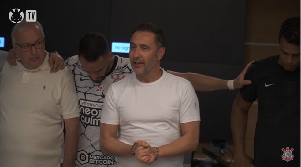 Em primeiro contato, Vítor Pereira elogia equipe do Corinthians e avisa: 