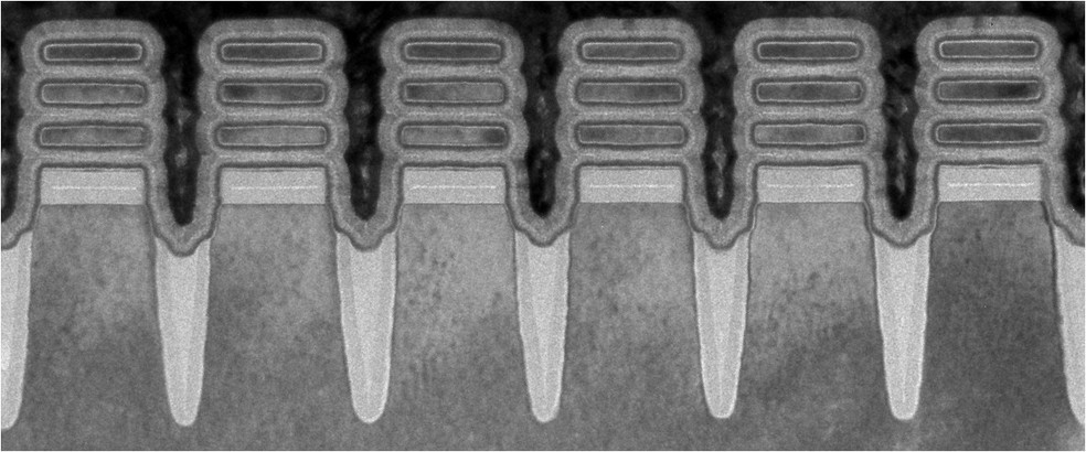 Visão microscópica dos transistores da IBM. — Foto: Reprodução/IBM