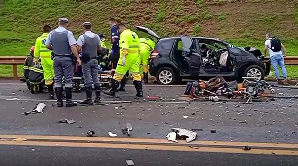 Acidente em rodovia deixa uma mulher morta e outra gravemente ferida em Tarumã — Foto: Sidney Fernandes/Reprodução