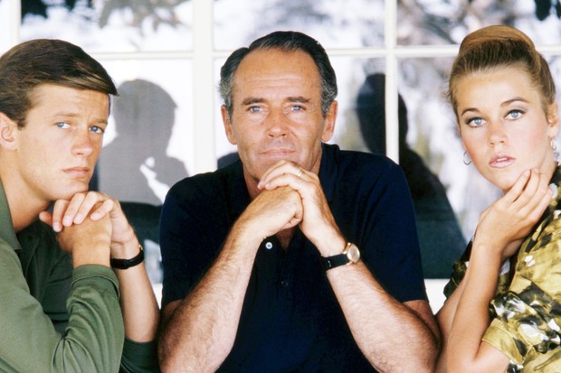 Peter Fonda, Henry Fonda e Jane Fonda em 1963 (Foto: Getty Images)