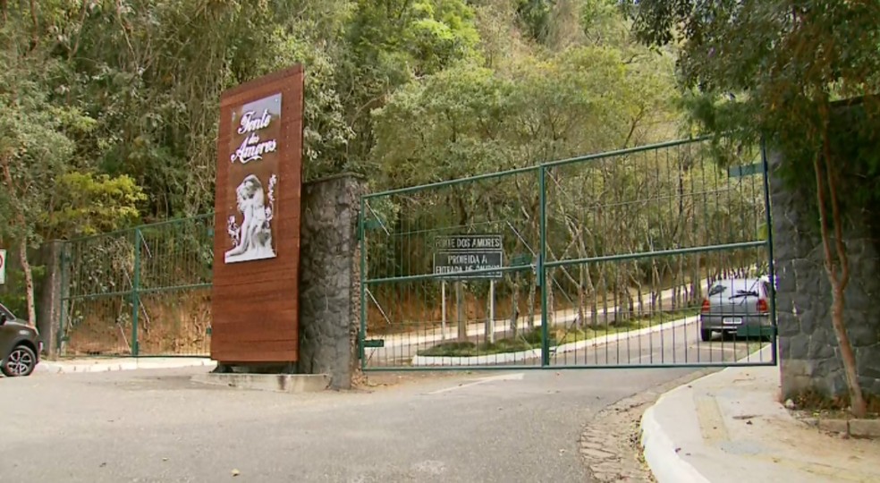 Trabalhadores temem perder local de atuação com os pontos turísticos fechados e concessão próxima em Poços de Caldas (MG) — Foto: Erlei Peixoto/EPTV