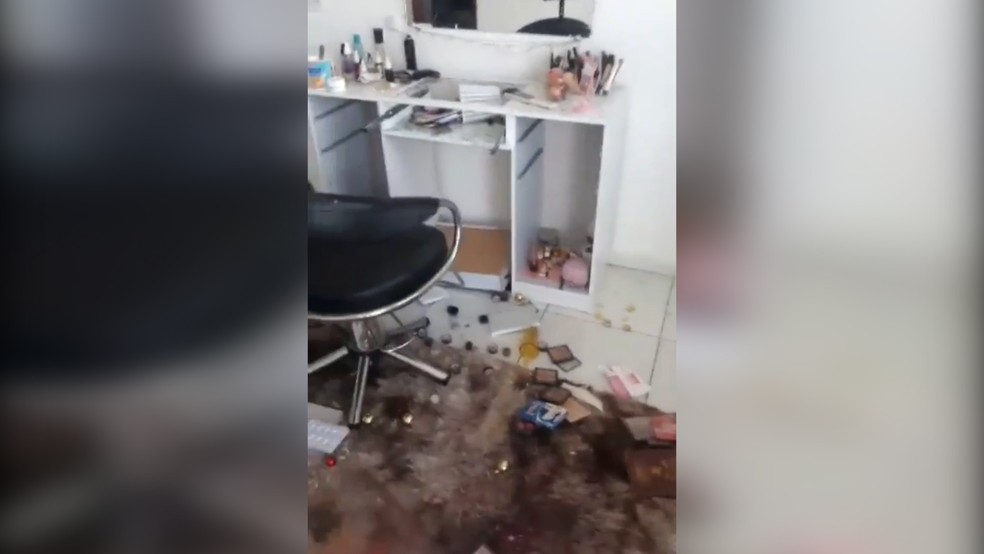 Prejuízo de Marta Olivh com destruição de estúdio de maquiagem foi de cerca de R$ 5 mil — Foto: Marta Olivh/Arquivo