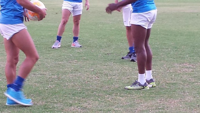 Sem chuteiras, jogadores do Cruzeiro conhecem El Palácio do Huracán