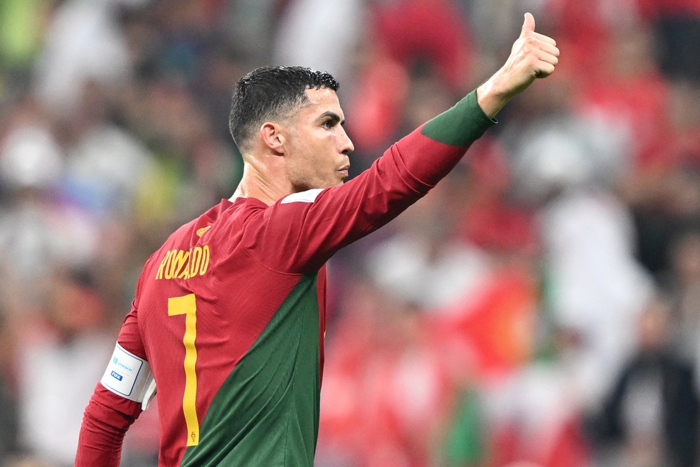 Cristiano Ronaldo entrou só no segundo tempo de Portugal x Suíça — Foto: EFE/EPA/Noushad Thekkayil