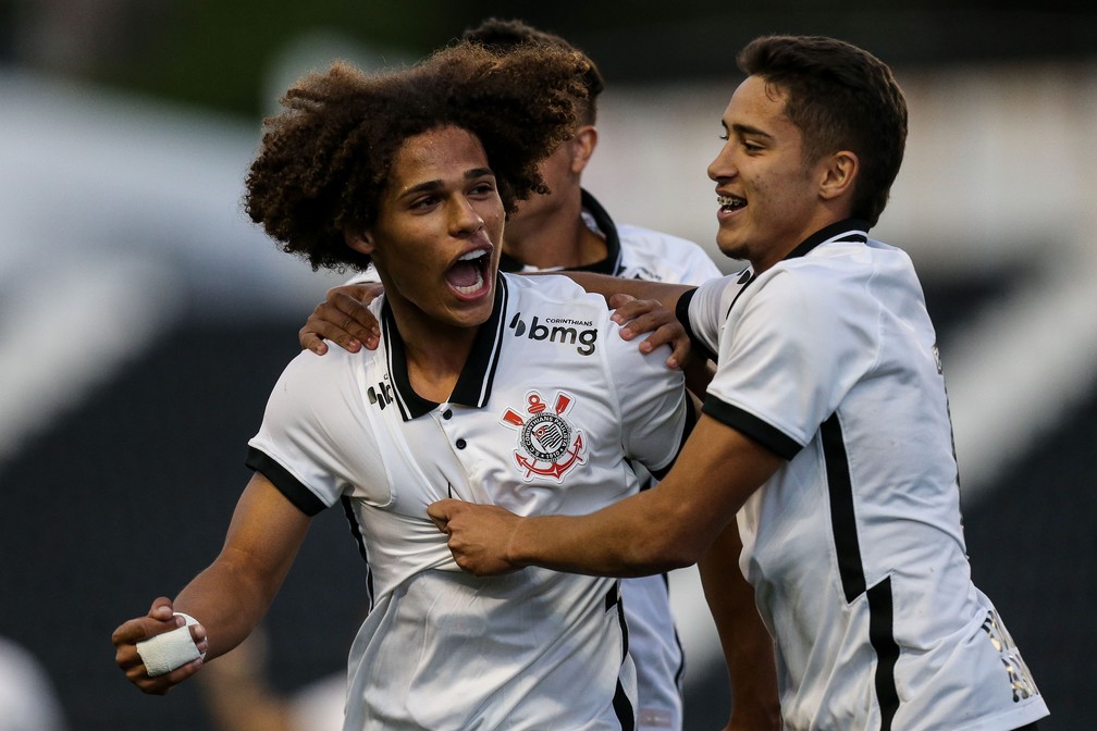 Guilherme Biro celebra gol pelo sub-20 do Corinthians  Foto: Marco Galvo/Ag. Corinthians