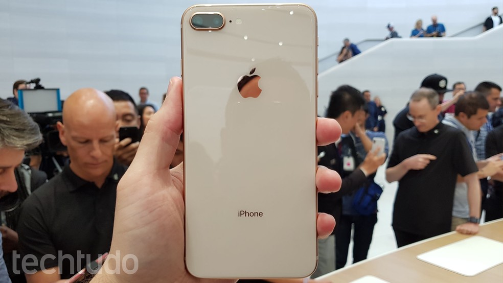 iPhone 8 Plus oferece hardware renovado e mais potente do que iPhone 7 Plus (Foto: Thássius Veloso/TechTudo)