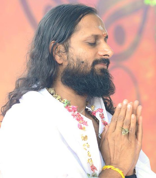 Swami Parantej abandonou negócios para se deidicar à meditação (Foto: Divulgação)