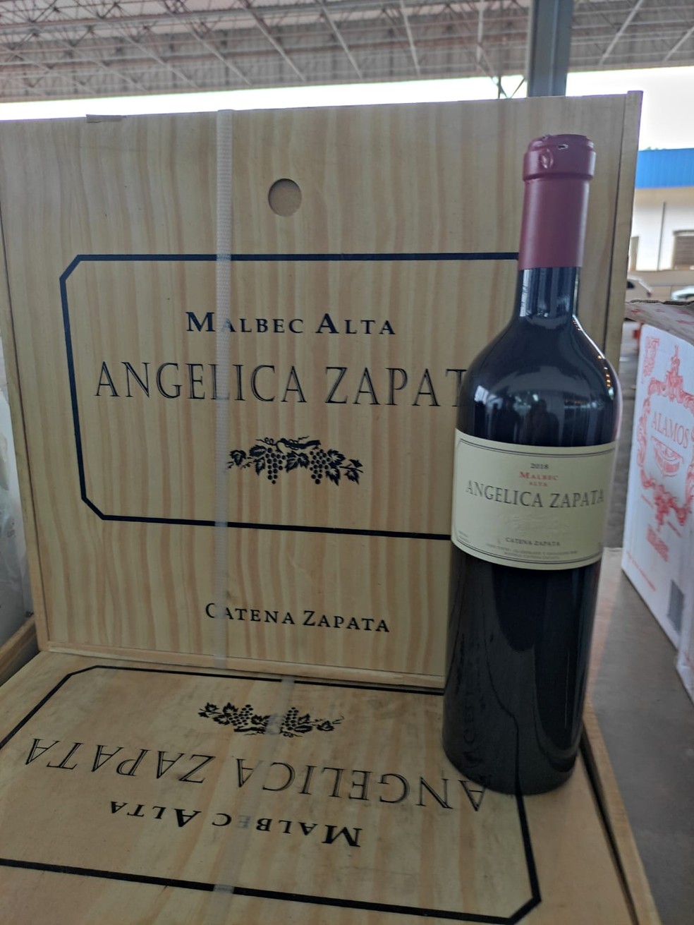 Vinho argentino era importado ilegalmente — Foto: PMA/Divulgação