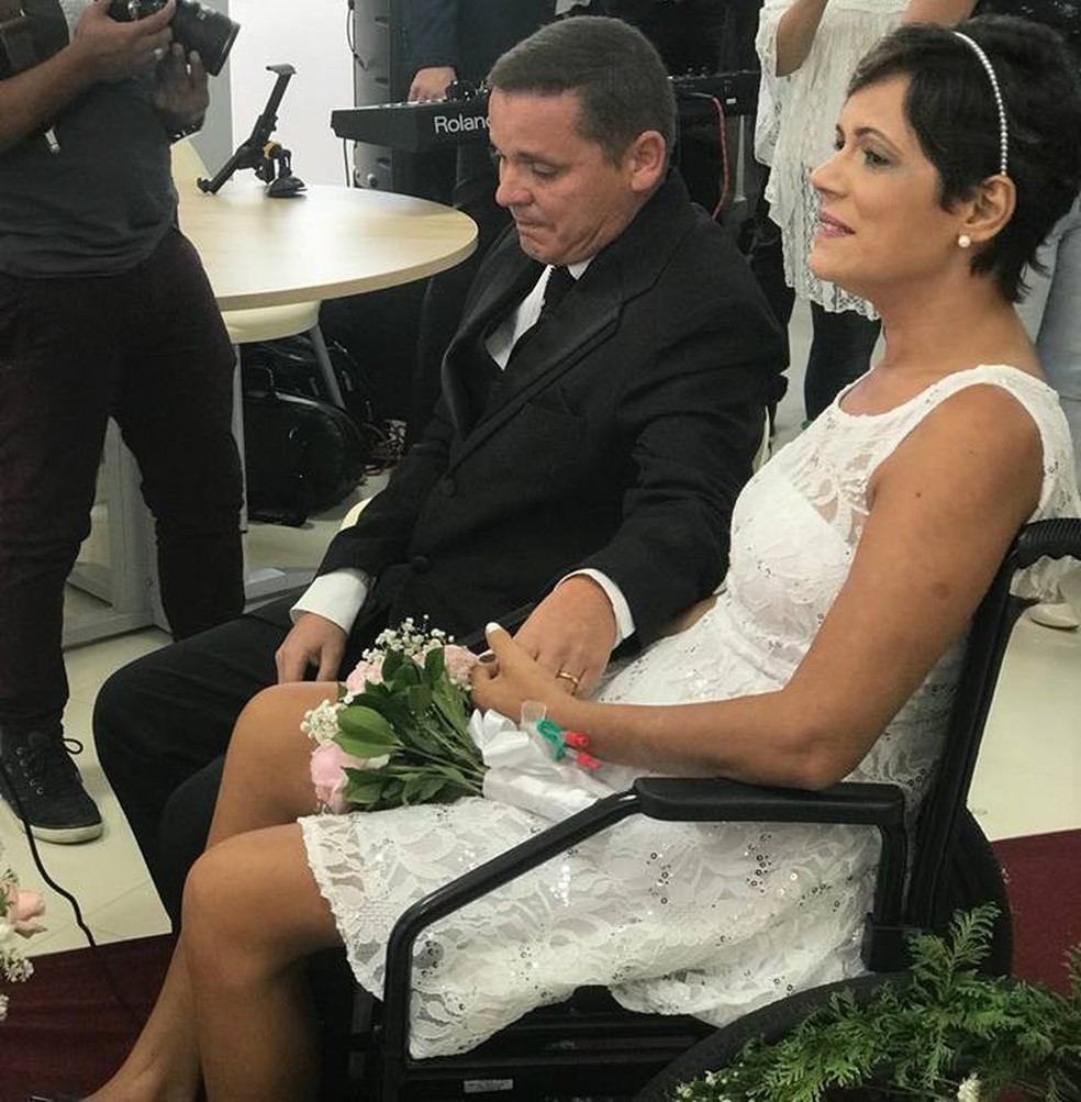 Marcelo e Cristiane se casaram dentro do hospital Ana Costa, em Santos (Foto: Arquivo Pessoal)