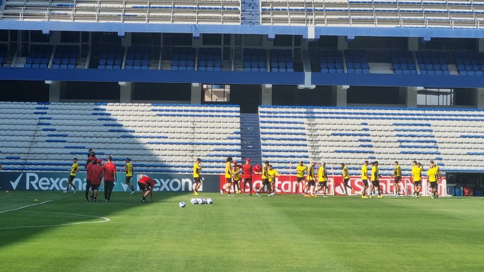 Flamengo faz primeiro treino em Guayaquil antes da final da Libertadores &mdash; Foto: Fred Huber / GE 