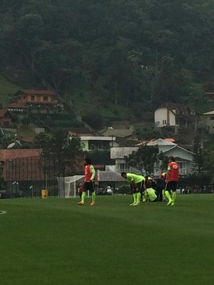 [COPA 2014] Felipão mantém Oscar como titular,  e Neymar dá susto durante o coletivo