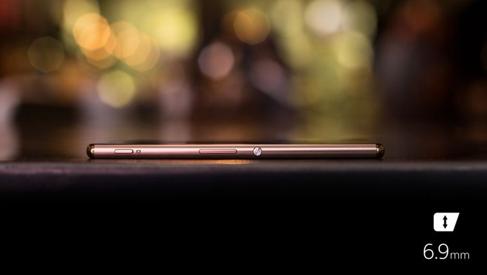 Xperia Z3+ oferece espessura de 6,9 mm no design (Foto: Divulgação/Sony)