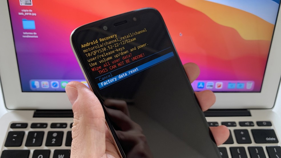 Confirme a restauração do aparelho — Foto: Reprodução/Helito Beggiora