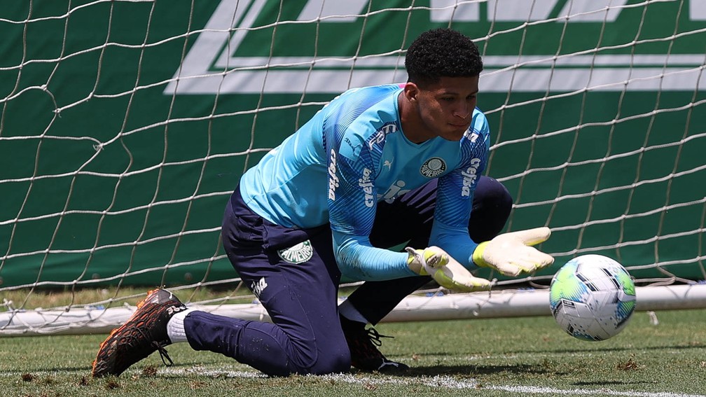Escalação do Palmeiras: Abel encerra preparação e relaciona garotos para enfrentar Ceará