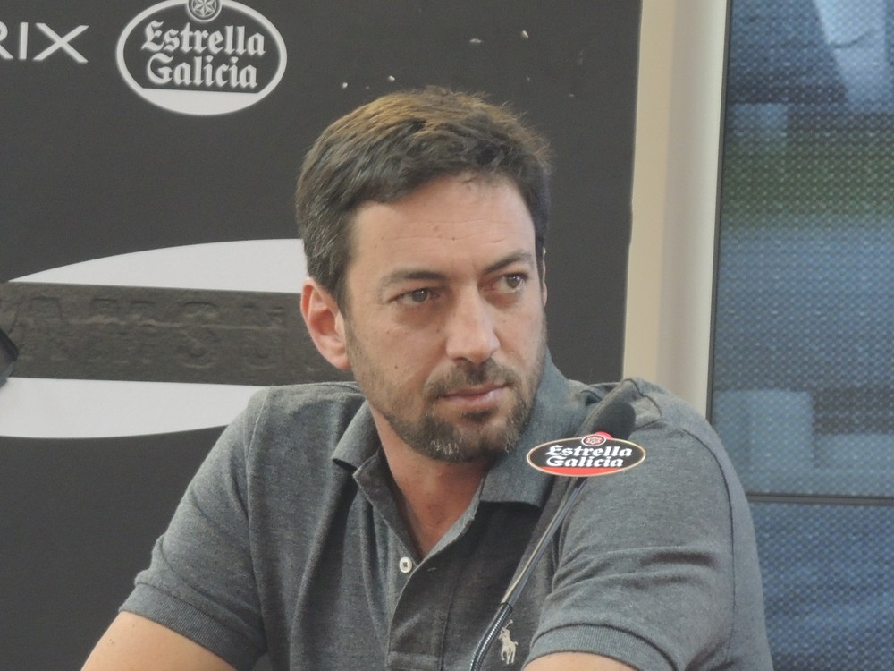 Prazo apertado não fará Corinthians contratar qualquer atacante, diz diretor