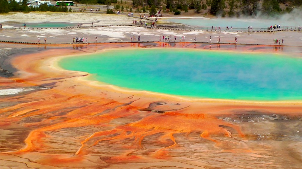 Grande Fonte Prismática do Parque Yellowstone, nos EUA — Foto: BBC
