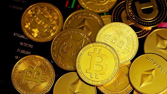 Bitcoin recua no pós-Fed com ofensiva regulatória da SEC