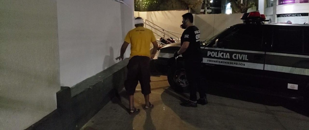 Em MG, homem é preso suspeito de mostrar órgão genital para adolescente de 14 anos
