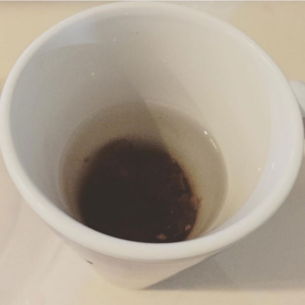 A água de ameixa seca, na foto postada por Adriana (Foto: Reprodução/ Instagram)
