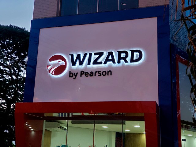 Wizard By Pearson comemora 35 anos com nova campanha