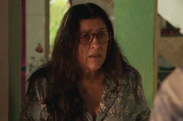 Regina Casé é Lurdes em 'Amor de mãe' (Foto: Reprodução)