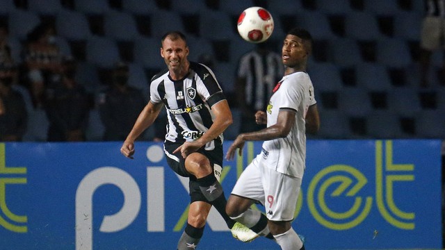 Carli levou a melhor no duelo com Raniel