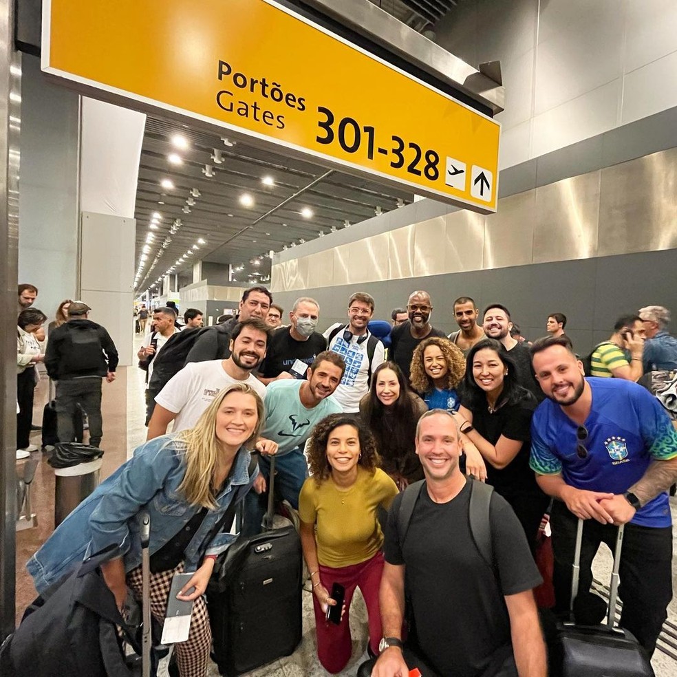 Parte da equipe do jornalismo esportivo da Globo, que viajou para o Catar para cobrir a Copa de 2022 — Foto: Reprodução/Instagram/Ana Thaís Matos