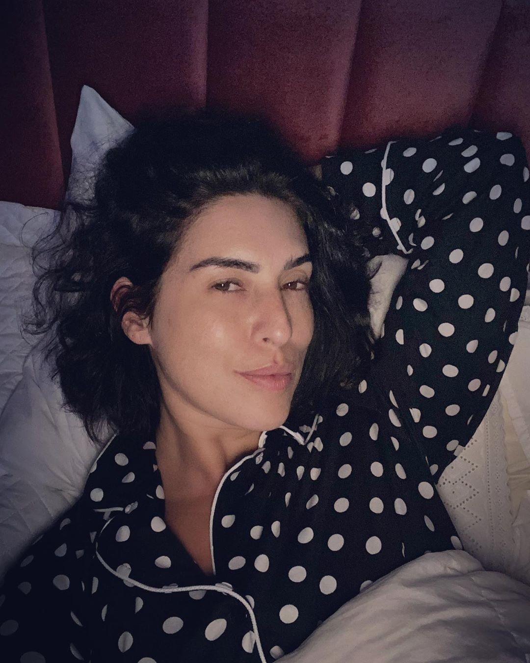 Fê Paes Leme faz carão em selfie pronta para dormir (Foto: Reprodução/Instagram)