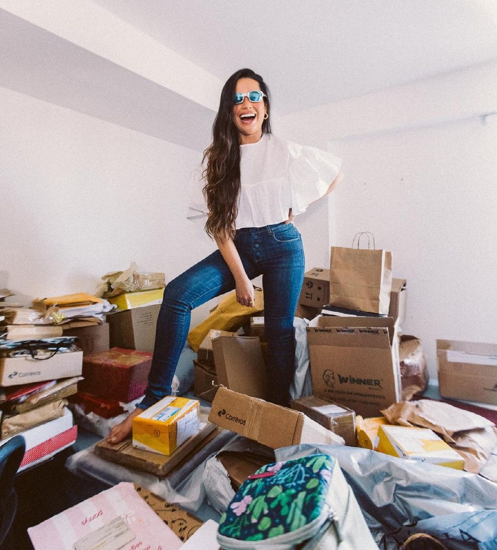Juliette mostra seu quarto, em Campina Grande, abarrotado de presentes — Foto: Reprodução/Instagram