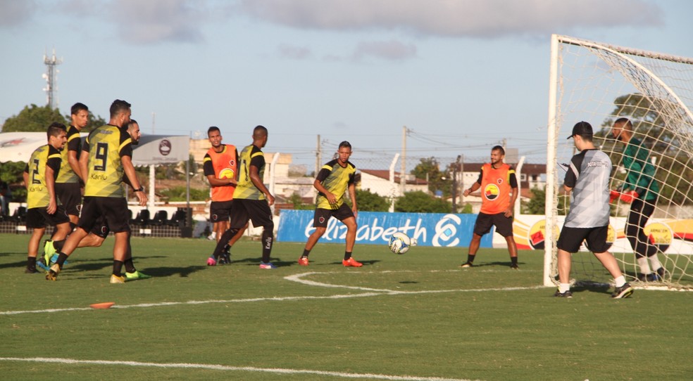 Belo vai para o d�cimo segundo jogo na temporada � Foto: Vitor Oliveira/GloboEsporte.com