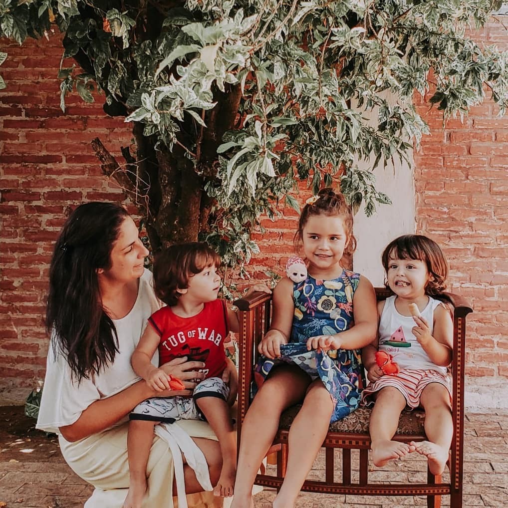 Lia Castro e os três filhos  (Foto: Arquivo pessoal)