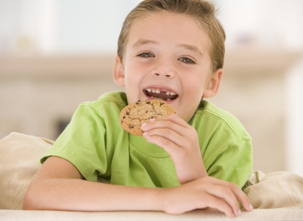 menino; cookies (Foto: Thinkstock)