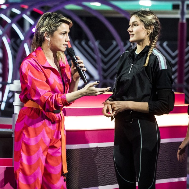 Fernanda Gentil e Sasha no palco do Zig Zag Arena (Foto: João Cotta/TV Globo)