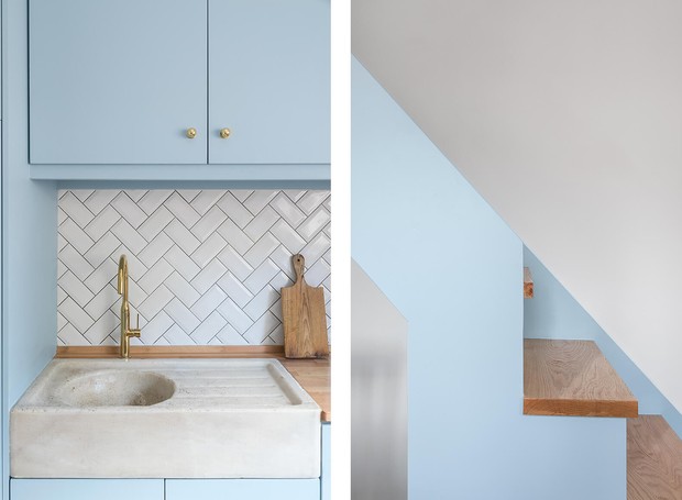 Os azulejos brancos e o azul trazem calmaria e agregam estilo (Foto: Paolo Moreira/ Reprodução)