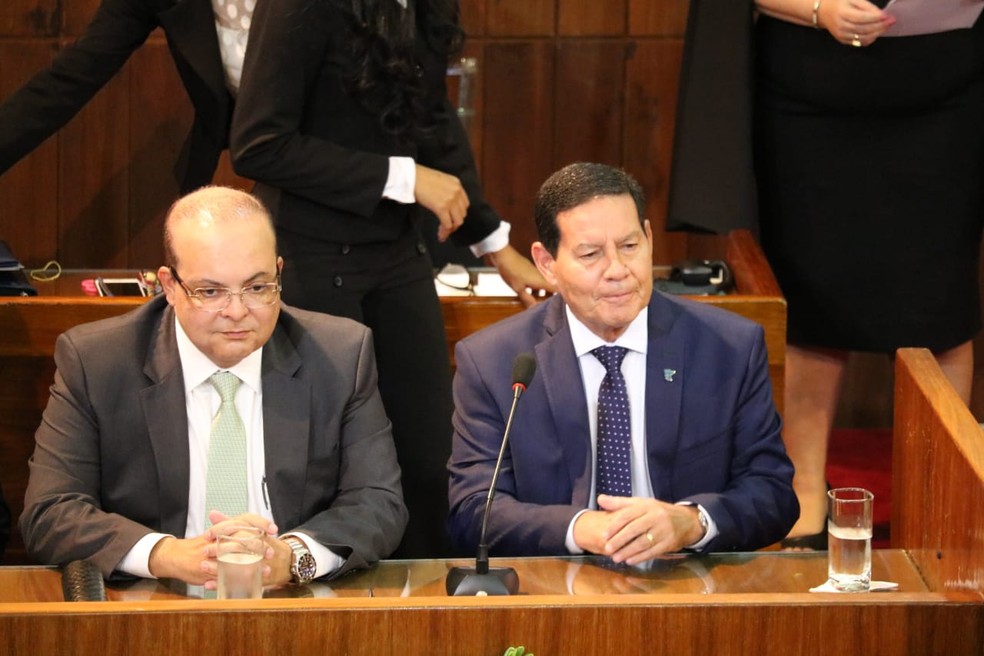 Governador Ibaneis Rocha e o vice-presidente Hamilton Mourão. — Foto: Andrê Nascimento/G1