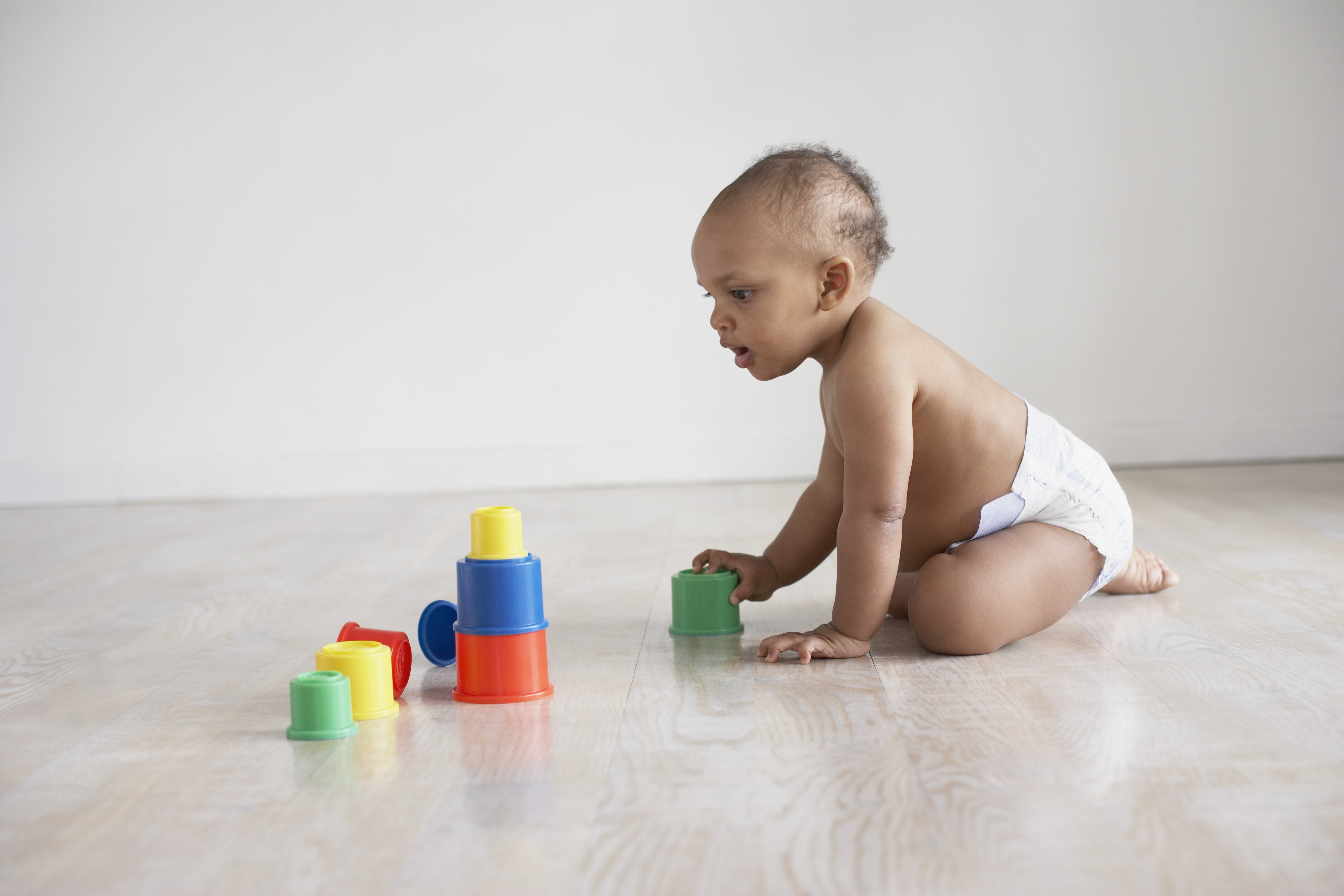 Brincadeiras são ótimas formas de estimular o desenvolvimento do bebê (Foto: Getty Images)