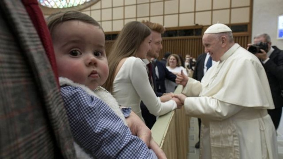 Foto de 5 de janeiro, quando o papa Francisco falou de um 'determinado egoísmo' dos casais que não têm filhos — Foto: EPA