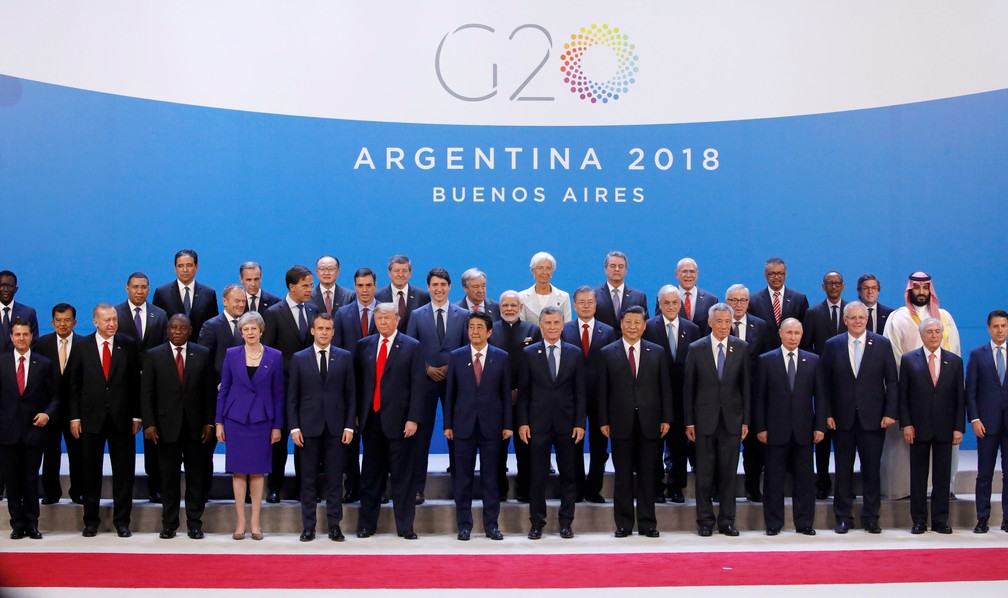 LÃ­deres mundiais posam para foto durante a abertura do G20, em Buenos Aires, na sexta-feira (30) â€” Foto: Reuters/Andres Martinez Casares/Pool