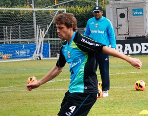 Vasco está perto de anunciar o acerto com meia-atacante Maxi Rodríguez