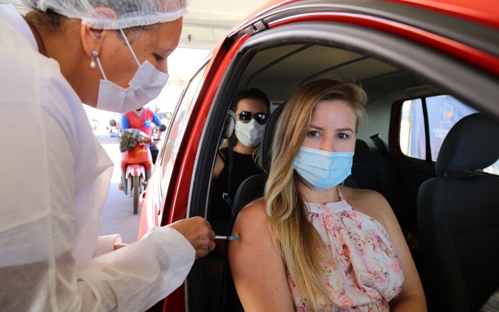 Aparecida de Goiânia vacina moradores contra a Covid-19 — Foto: Enio Medeiros/Aparecida de Goiânia