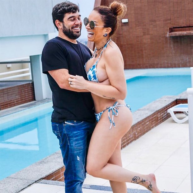 Solange Almeida e o namorado, Leandro Andriani  (Foto: Reprodução/Instagram)