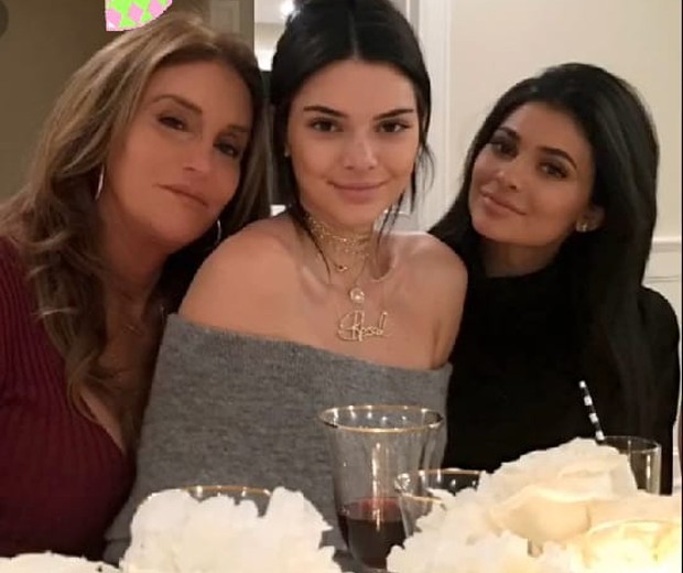 Kylie Jenner parabeniza o pai, Caitlyn Jenner (Foto: Reprodução/Instagram)