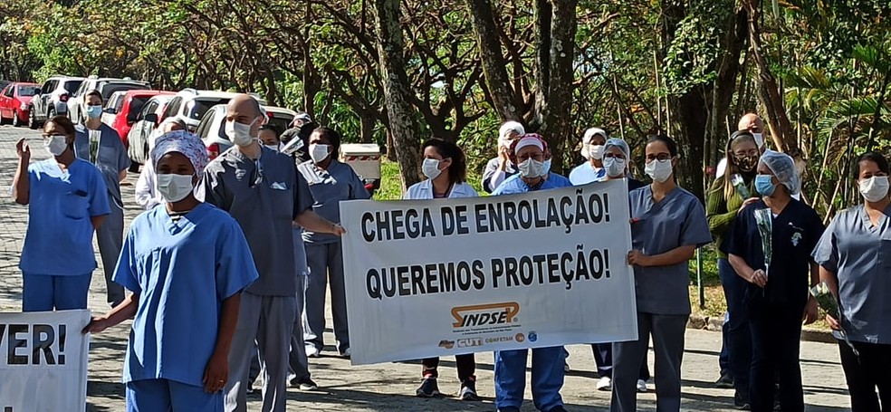 Profissionais de saúde fazem ato contra falta de equipamentos de proteção em SP — Foto: Cecília Figueiredo/Sindsep