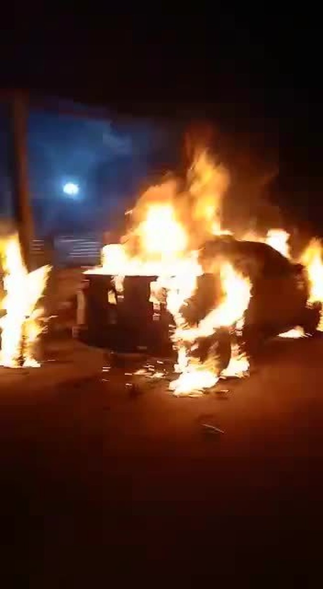 Pelo menos 8 veículos foram incendiados na garagem municipal de Tibau do Sul