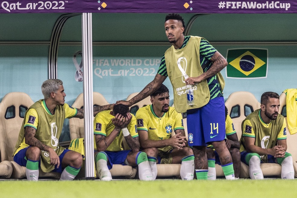 Neymar chora após lesão no tornozelo na estreia da Seleção contra a Sérvia — Foto: Pedro Martins