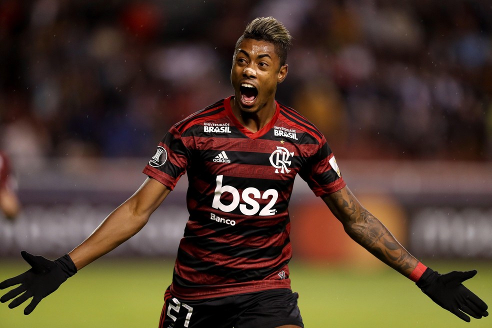 Bruno Henrique comemora gol contra a LDU em 2019 &mdash; Foto: EFE