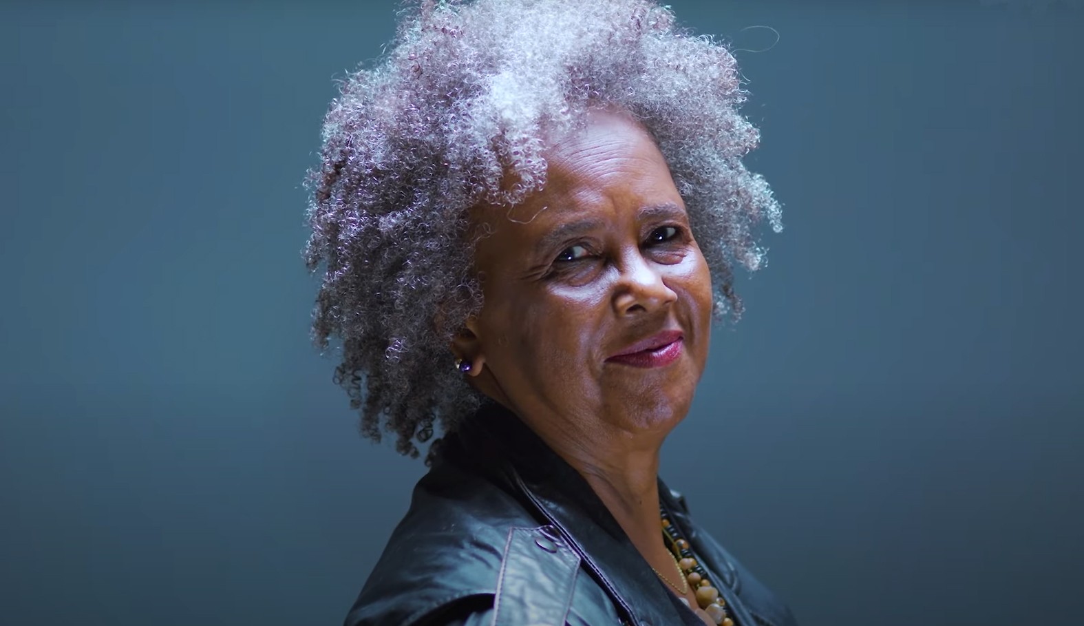 Sandra Sá tem álbum de 1982, título emblemático da black music brasileira, relançado em LP