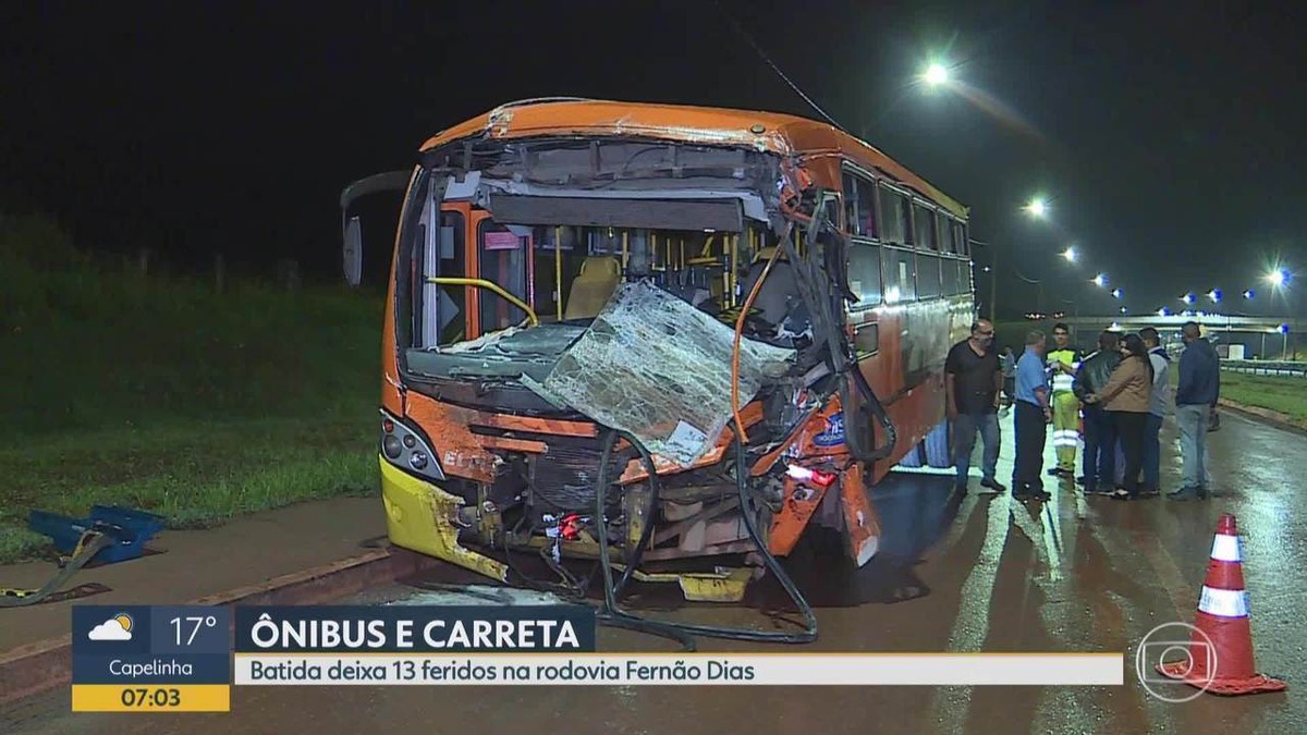 Acidente entre ônibus e carreta deixa 13 feridos na Rodovia Fernão Dias
