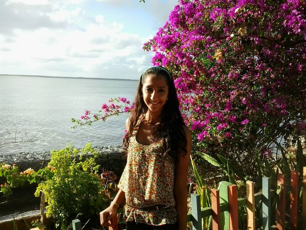 Professora de letras, Dúnia Safa, de 24 anos — Foto: Facebook/reprodução